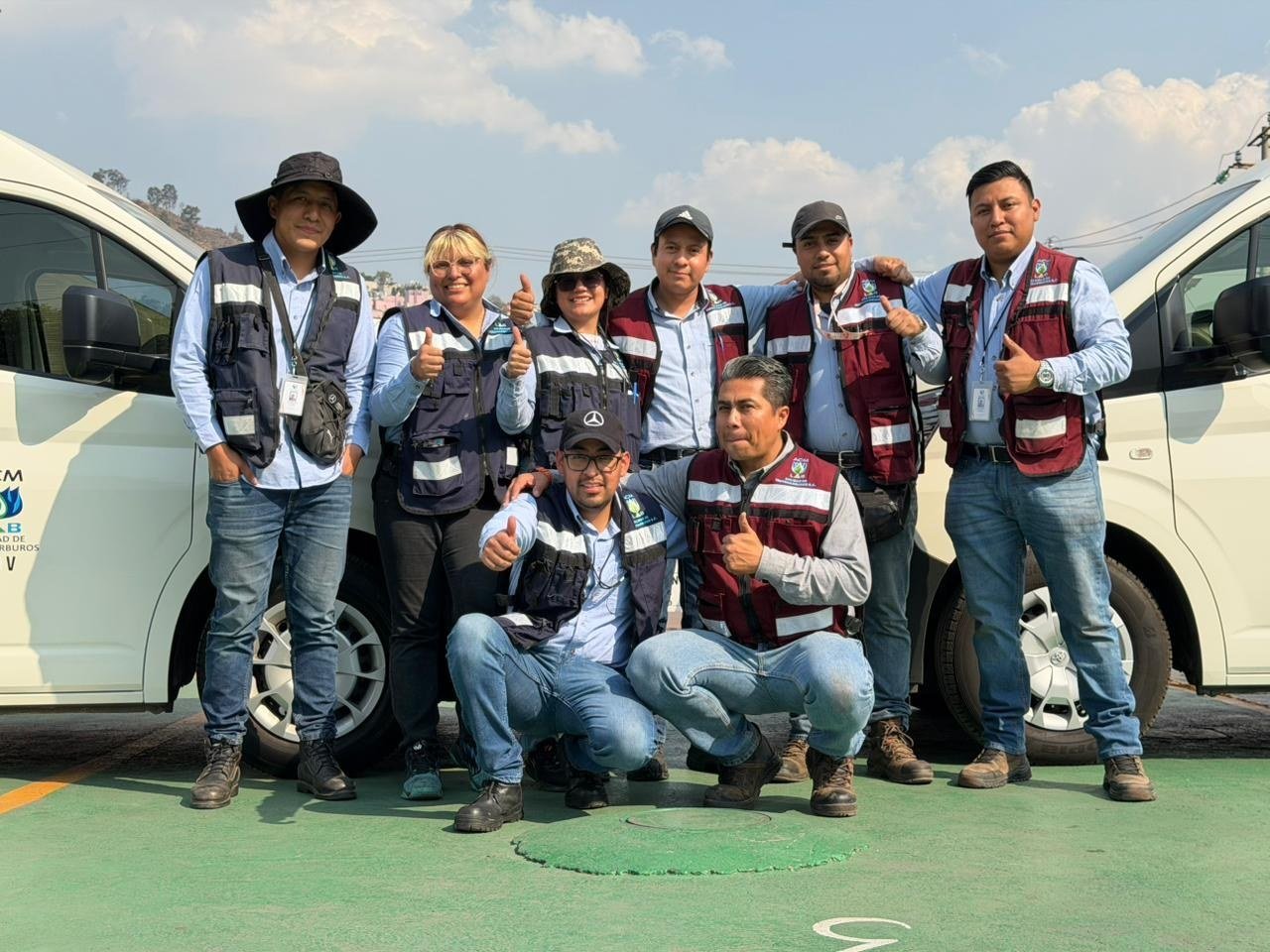 Equipo técnico ACM LAB en campo